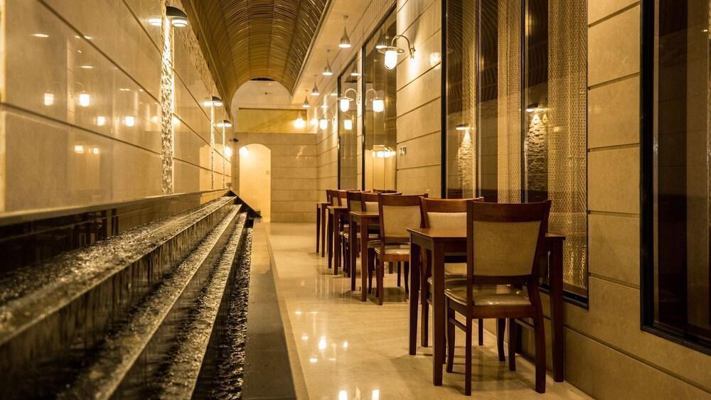 Jiwar Almasi Hotel Джидда Екстер'єр фото